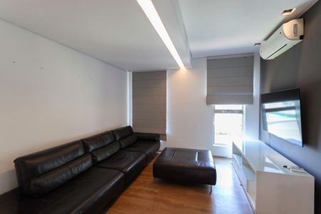 Casa de condomínio à venda com 520m², 4 quartos e 3 vagasSala 2