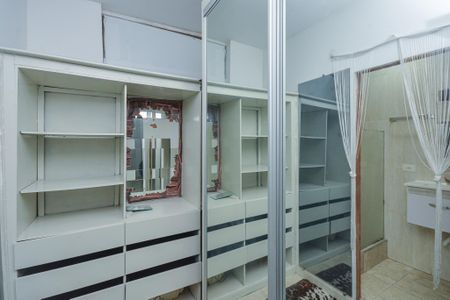 Casa para alugar com 100m², 2 quartos e sem vaga Casa para alugar com 100m², 2 quartos e sem vagaCloset da Suite 1