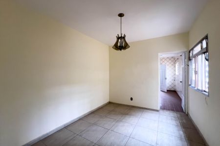 Casa à venda com 146m², 3 quartos e 2 vagasCopa