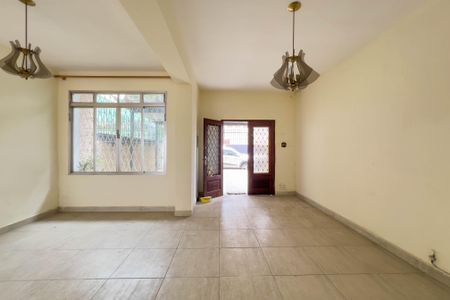 Casa à venda com 146m², 3 quartos e 2 vagasSala