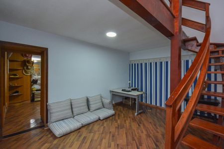 Casa para alugar com 800m², 3 quartos e 3 vagas Casa para alugar com 800m², 3 quartos e 3 vagasSala de TV