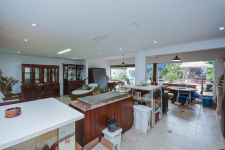 Casa para alugar com 800m², 3 quartos e 3 vagas Casa para alugar com 800m², 3 quartos e 3 vagasCozinha