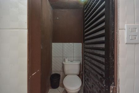 Casa para alugar com 800m², 3 quartos e 3 vagas Casa para alugar com 800m², 3 quartos e 3 vagasBanheiro de Serviço