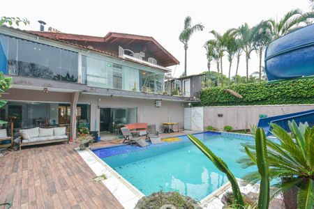 Casa para alugar com 800m², 3 quartos e 3 vagas Casa para alugar com 800m², 3 quartos e 3 vagasPiscina