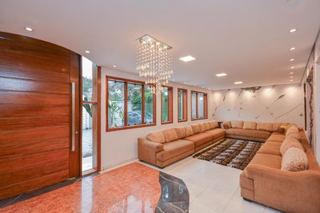 Casa para alugar com 800m², 3 quartos e 3 vagas Casa para alugar com 800m², 3 quartos e 3 vagasSala