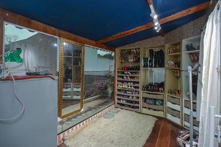 Casa para alugar com 800m², 3 quartos e 3 vagas Casa para alugar com 800m², 3 quartos e 3 vagasCloset da suíte 2