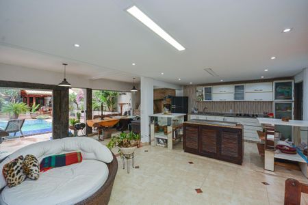 Casa para alugar com 800m², 3 quartos e 3 vagas Casa para alugar com 800m², 3 quartos e 3 vagasCozinha