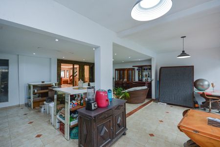 Casa para alugar com 800m², 3 quartos e 3 vagas Casa para alugar com 800m², 3 quartos e 3 vagasCozinha