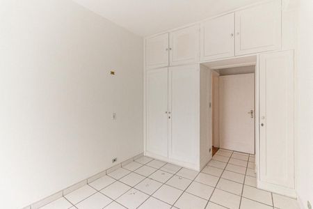 Apartamento para alugar com 75m², 2 quartos e sem vaga Suíte