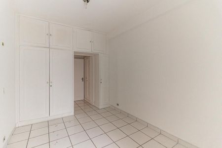 Apartamento para alugar com 75m², 2 quartos e sem vaga Suíte