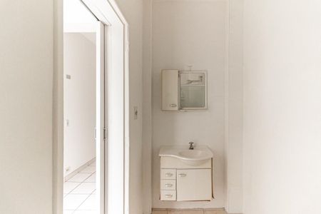 Apartamento para alugar com 75m², 2 quartos e sem vagaBanheiro da Suíte