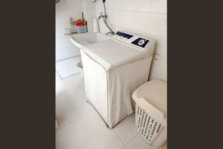 Apartamento à venda com 120m², 2 quartos e 1 vagaÁrea de Serviço