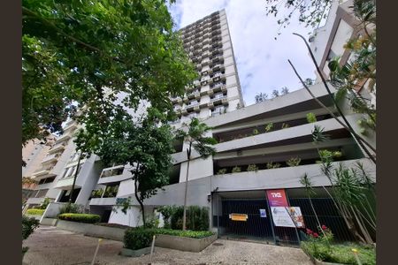 Apartamento à venda com 120m², 3 quartos e 1 vagaFachada