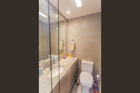 Apartamento à venda com 144m², 4 quartos e 3 vagasBanheiro da Suíte 2