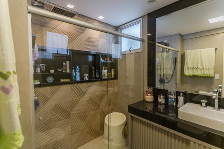 Apartamento à venda com 144m², 4 quartos e 3 vagasBanheiro da Suíte 1