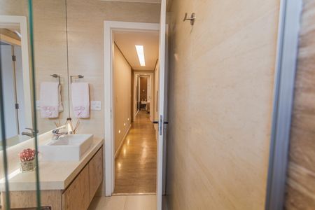 Apartamento à venda com 144m², 4 quartos e 3 vagasBanheiro Social