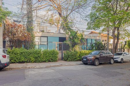 Casa para alugar com 380m², 3 quartos e 2 vagasFachada