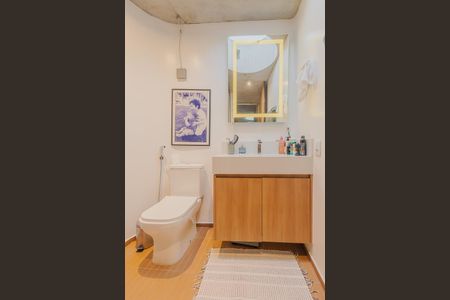 Casa para alugar com 380m², 3 quartos e 2 vagasBanheiro Social