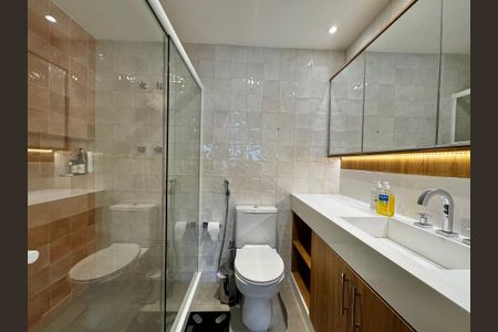 Apartamento à venda com 108m², 3 quartos e 2 vagasSuíte - Banheiro