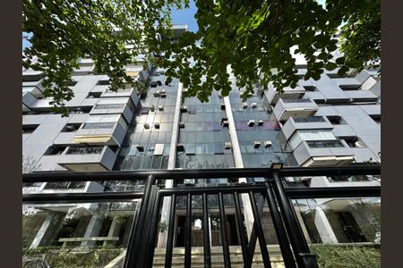 Apartamento à venda com 108m², 3 quartos e 2 vagasFachada