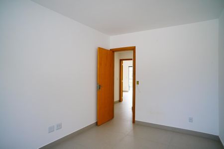 Quarto 1 de casa à venda com 3 quartos, 130m² em Piratininga, Niterói