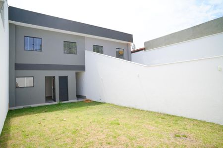 Casa à venda com 130m², 3 quartos e 2 vagas Casa à venda com 130m², 3 quartos e 2 vagasQuintal