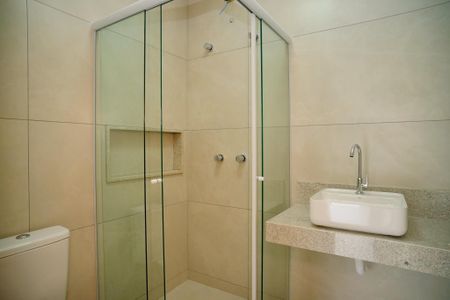 Casa à venda com 130m², 3 quartos e 2 vagas Casa à venda com 130m², 3 quartos e 2 vagasBanheiro da Suíte