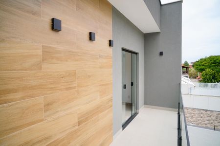 Casa à venda com 130m², 3 quartos e 2 vagas Casa à venda com 130m², 3 quartos e 2 vagasVaranda da Suíte