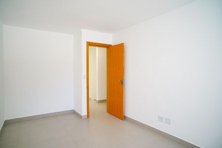 Casa à venda com 130m², 3 quartos e 2 vagas Casa à venda com 130m², 3 quartos e 2 vagasQuarto 2