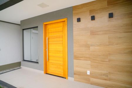 Casa à venda com 130m², 3 quartos e 2 vagas Casa à venda com 130m², 3 quartos e 2 vagasVaranda