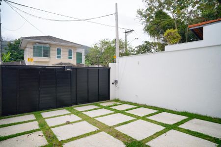 Casa à venda com 130m², 3 quartos e 2 vagas Casa à venda com 130m², 3 quartos e 2 vagasGaragem