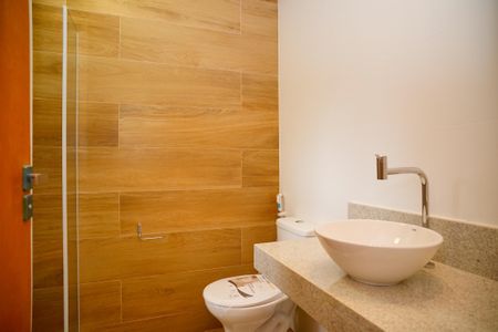 Casa à venda com 130m², 3 quartos e 2 vagas Casa à venda com 130m², 3 quartos e 2 vagasBanheiro 2