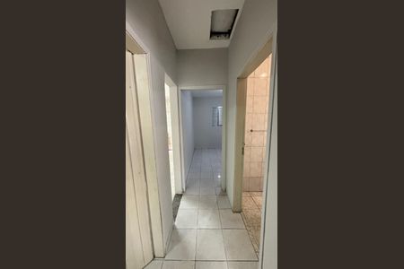 Corredor de casa à venda com 2 quartos, 86m² em Vila Scarpelli, Santo André