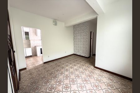 Sala de apartamento para alugar com 1 quarto, 46m² em Cordovil, Rio de Janeiro