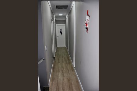 Casa à venda com 166m², 3 quartos e 3 vagasDetalhe - Escada Quartos