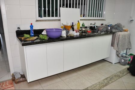 Casa à venda com 166m², 3 quartos e 3 vagasDetalhe - Área de Serviço e Churrasqueira