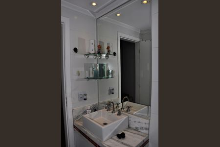 Casa à venda com 166m², 3 quartos e 3 vagasDetalhe - Suíte