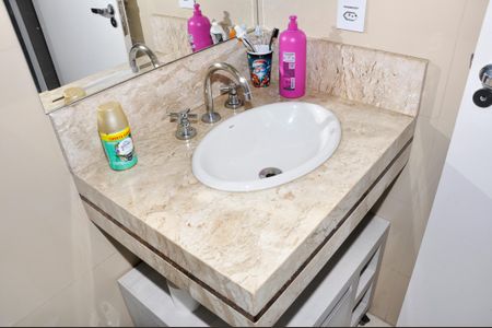 Casa à venda com 166m², 3 quartos e 3 vagasDetalhe - Banheiro Social