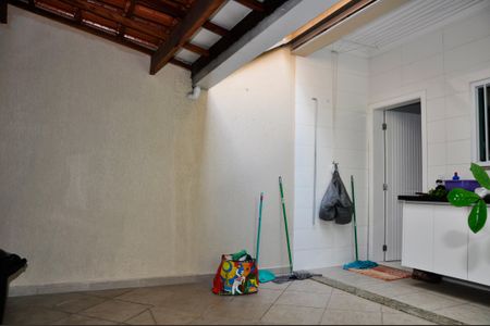 Casa à venda com 166m², 3 quartos e 3 vagasDetalhe - Área de Serviço e Churrasqueira