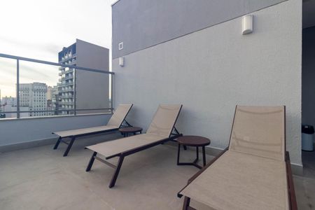 Studio à venda com 21m², 1 quarto e sem vagaÁrea comum - Piscina