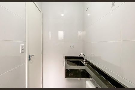 Casa à venda com 130m², 3 quartos e 2 vagasBanheiro