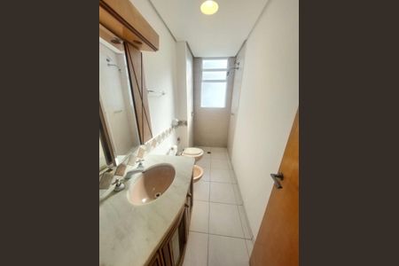 Apartamento para alugar com 289m², 4 quartos e 4 vagas Apartamento para alugar com 289m², 4 quartos e 4 vagasBanheiro