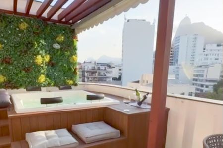 Apartamento à venda com 66m², 1 quarto e 1 vagaÁrea Superior