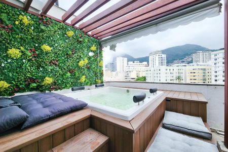 Apartamento à venda com 66m², 1 quarto e 1 vagaÁrea Superior