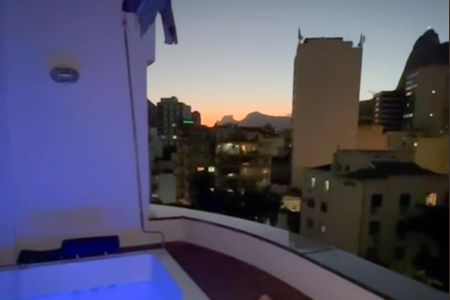 Apartamento à venda com 66m², 1 quarto e 1 vagaÁrea Superior - Vista