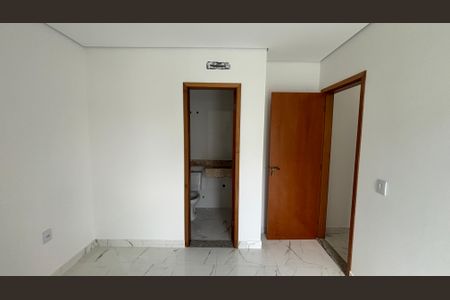 Casa à venda com 120m², 3 quartos e 3 vagasSuite