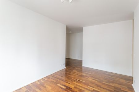 Apartamento para alugar com 67m², 2 quartos e 1 vaga Apartamento para alugar com 67m², 2 quartos e 1 vagaSala