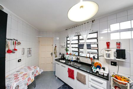 Casa à venda com 221m², 2 quartos e 2 vagas Casa à venda com 221m², 2 quartos e 2 vagasCozinha