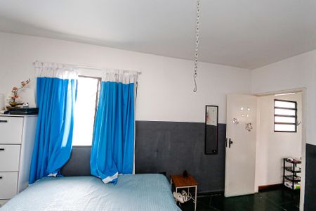 Casa à venda com 221m², 2 quartos e 2 vagas Casa à venda com 221m², 2 quartos e 2 vagasQuarto 2