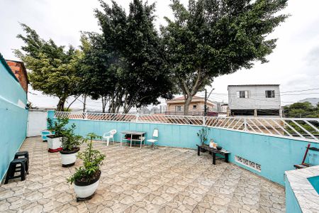 Casa à venda com 221m², 2 quartos e 2 vagas Casa à venda com 221m², 2 quartos e 2 vagasTerraço